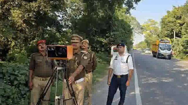 Bahraich.. यातायात पुलिस बहराइच द्वारा आम जनमानस से अपील की गई कि वाहन चलाते समय निर्धारित गति सीमा मे एवं यातायातनियमों