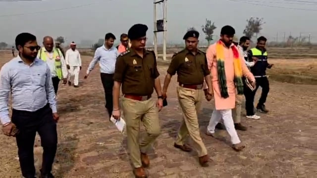 सनातन एकता यात्रा को लेकर मथुरा पुलिस ने सकुशल संपन्न कराए जाने हेतु सुरक्षा व्यवस्था को 8 जोन 18 सेक्टर में बांटा