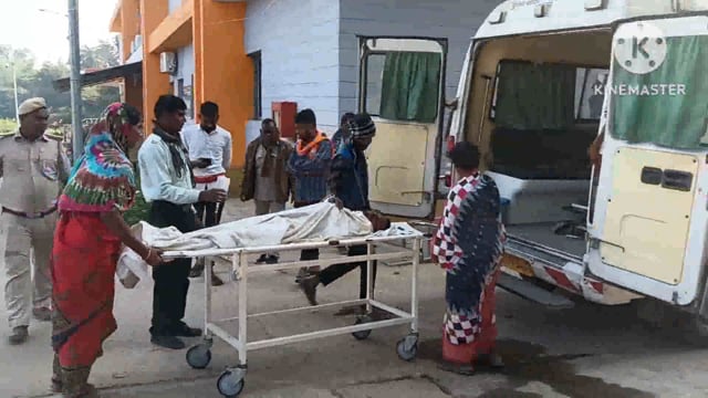 कलिया पुल में बाइक से गिरकर गंभीर रूप से जख्मी व्यक्ति को पुलिस इलाज हेतु अस्पताल में कराया भर्ती,बेहतर इलाज हेतु रेफर 