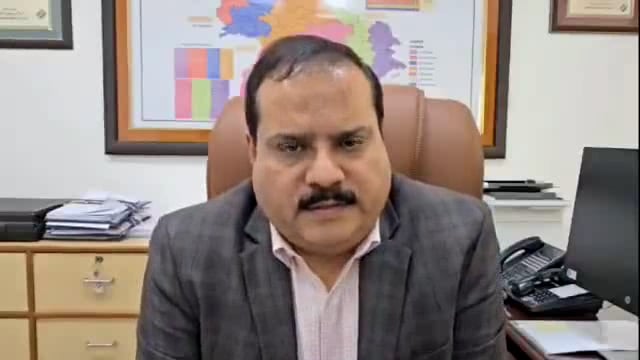 ✍️ उत्तर प्रदेश 
*उत्तर प्रदेश में मतदाता सूची अद्यतन के लिए विशेष अभियान चलाया जा रहा है।*
मतदाताओं से अनुरोध किया गया है कि वे अपने बूथ लेवल अधिकारी को गणना प्रपत्र भरकर वापस करें। 
यह अभियान 9 दिसंबर 2025 तक चलेगा और उसके बाद मतदाता सूची का प्रकाशन किया जाएगा।