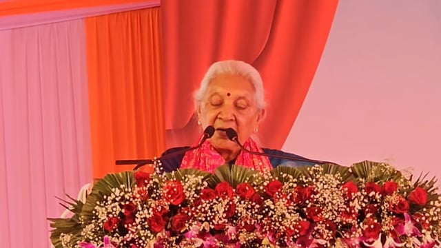 अमेरिका अपने कर्मचारियों को वेतन नहीं दे पा रहा है आनंदीबेन पटेल राजपाल उत्तर प्रदेश