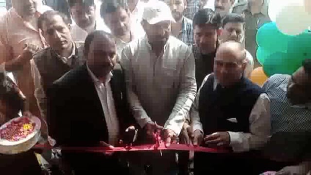 कौशल विकास प्रशिक्षण केंद्र का एमएलसी योगेश नौहवार ने राजकीय महाविद्यालय मांट के समीप फीता काटकर उद्घाटन किया