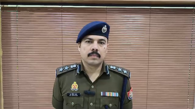 मेरठ मा0 न्यायालय के आदेशों के अनुरूप और ध्वनि प्रदूषण विनियमन एवं नियंत्रण नियम-2000 के अंतर्गत जनपद में सार्वजनिक स्थानों एवं धार्मिक स्थलों पर लगे लाउडस्पीकर, जो अनावश्यक रूप से ध्वनि प्रदूषण का कारण बन रहे थे, उक्त की कार्यवाही के संबंध में वरिष्ठ पुलिस अधीक्षक मेरठ की बाइट।*