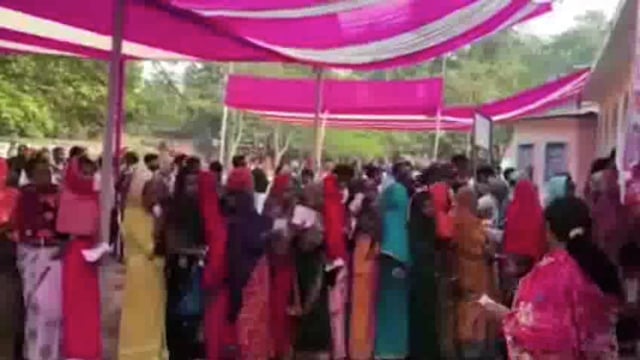 BOUNSI NEWS: बौंसी में शांतिपूर्ण मतदान जारी — 174 बूथों पर उमड़ा मतदाताओं का उत्साह, कड़ी सुरक्षा में हो रहा मतदान