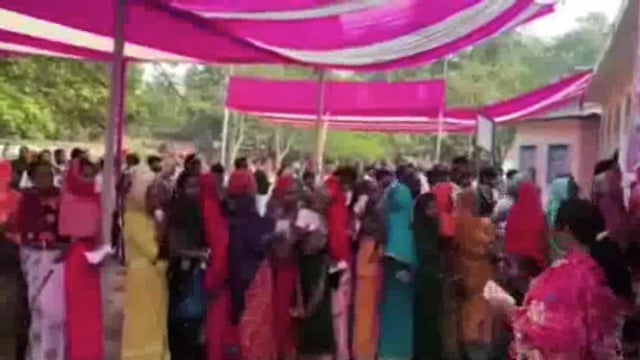 BOUNSI NEWS: बौंसी में शांतिपूर्ण मतदान जारी — 174 बूथों पर उमड़ा मतदाताओं का उत्साह, कड़ी सुरक्षा में हो रहा मतदान