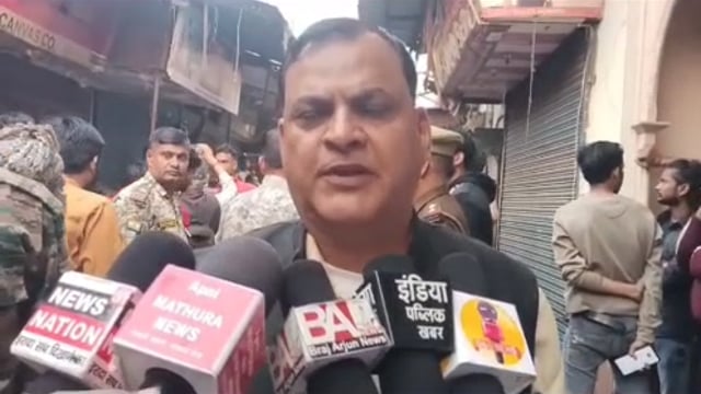 MANT- मथुरा के रंगेश्वर मंदिर परिसर में नगर निगम द्वारा, अतिक्रमण हटाओ अभियान चलाया,,