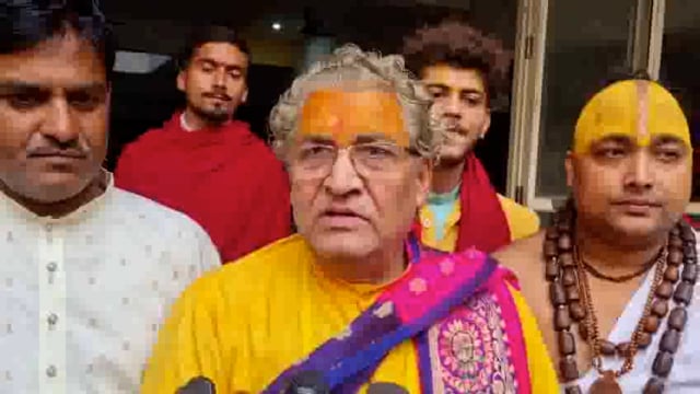 धर्म रक्षा संघ के राष्ट्रीय संयोजक आचार्य बद्रीश महाराज