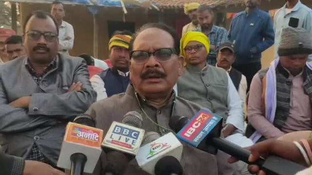  पूर्व विधायक व मंत्री डॉ.प्रेमसाय सिंह  टेकाम  ने विधायक शकुंतला सिंह पोर्ते के जाती प्रमाण पत्र को बताया फर्जी।