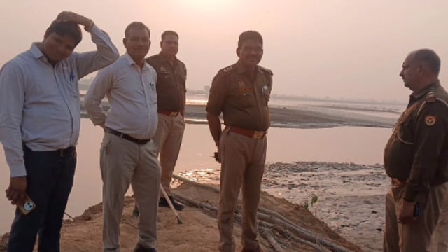 MANT- मांट मूला स्थित ईदगाह के साथ खनन हेतु,बनाए रास्ते को बंद कराया, एस,डी,एम -मांट -श्रीमती रितु सिरोही,,