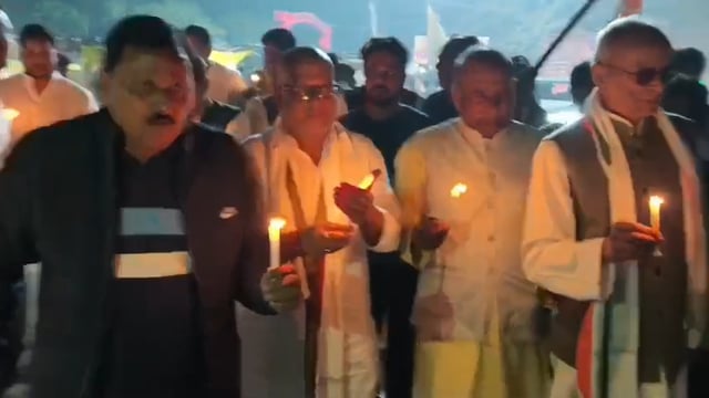 दिल्ली कार धमाका पीड़ितों के न्याय की मांग पर कांग्रेस का कैंडल मार्च, अजय राय बोले— हादसा लापरवाही का नतीजा