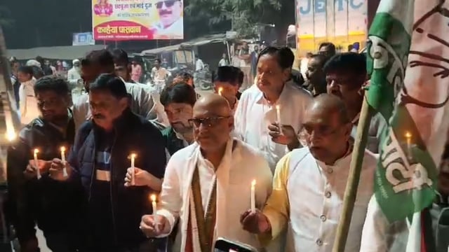 दिल्ली कार धमाका पीड़ितों के न्याय की मांग पर कांग्रेस का कैंडल मार्च, अजय राय बोले— हादसा लापरवाही का नतीजा