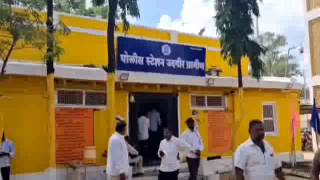 उदगिरात बनावट लेबल लावून वस्तू विक्री करणाऱ्या दोन ट्रेडर्सवर गुन्हे दाखल