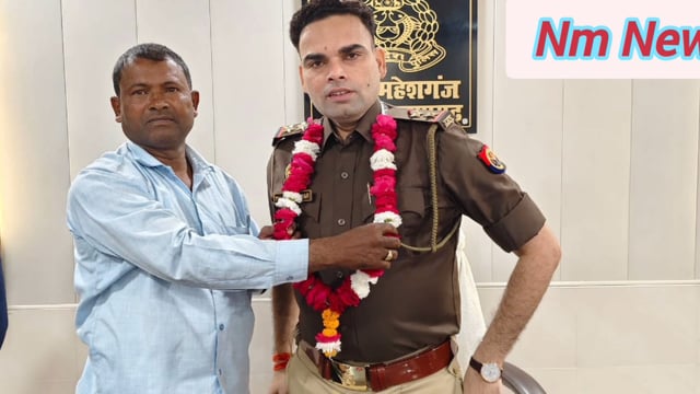 महेशगंज थानाध्यक्ष मनोज कुमार तोमर अपने जन्मदिन पर बांटे हेलमेट सड़क सुरक्षा जीवन रक्षा का दिया संदेश #latest_news 