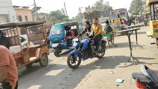 तहसील खतौली में लग रहा है जाम जानसठ रोड पर रोजाना आम जनता हो रही है परेशान कुछ भी नहीं हो रहा है समाधान