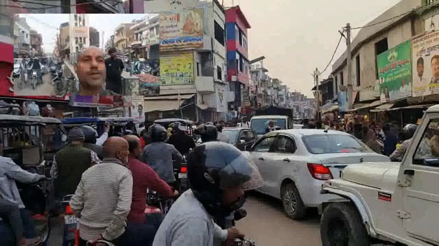 अमेठी चौक पर लगा भीषण जाम चंद कदमों पर है यहां पर कोतवाली लेकिन प्रशासन के एक भी कर्मचारी नहीं दिखाई दे रहे हैं।