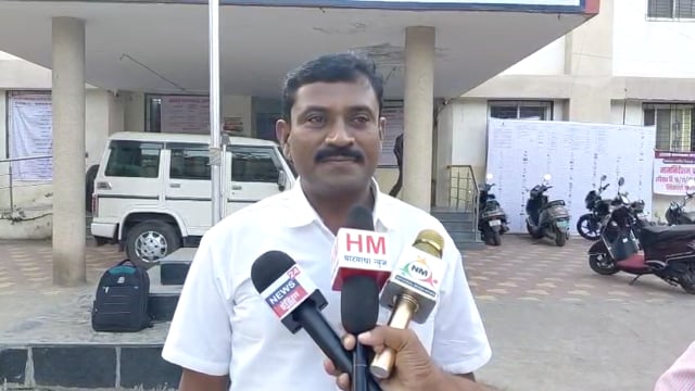 नगराध्यक्ष पदासाठी शिवसेनेकडून उत्तम बालटे यांचा उमेदवारी अर्ज दाखल 