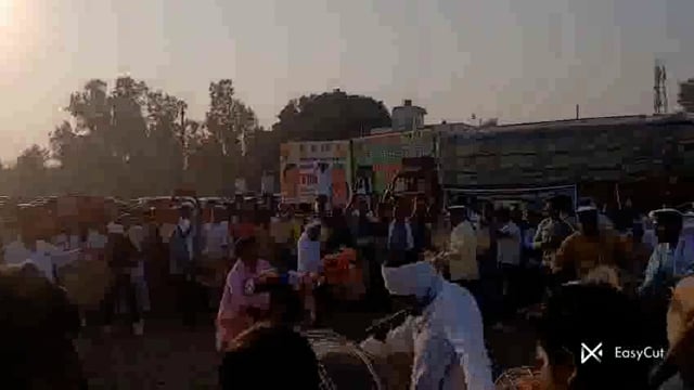 बुढ़ाना क्षेत्र के सोरम गांव में अयोजित महापंचायत 16 17 18 होने जा रही है उसके संबंध में मनोरंजन का कार्यक्रम करते हुए ग