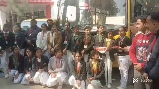 डीपीएम पब्लिक स्कूल बहसूमा आज का ऐतिहासिक दिन,42 सीटर बस दो, टाटा मैजिक 1 परिवहन बेड़े में शामिल