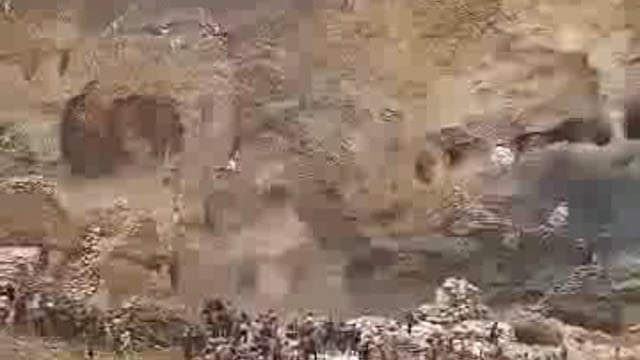 अंतरराष्ट्रीय BIG

खदान धँसने का भयावह वीडियो

कांगो लोकतांत्रिक गणराज्य के कावामा में एक खदान में हुए भयानक भूस्खलन से 80 लोगों की जान चली गई है , जबकि सैकड़ों घायल हैँ