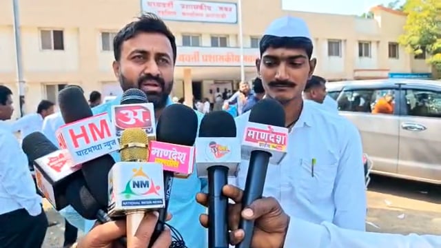 नगराध्यक्ष पदासाठी वरून कवडे याचा अर्ज दाखल माणूस नवा बदल हवा 