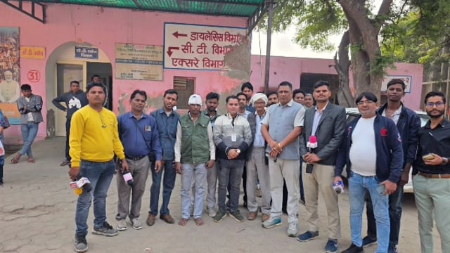 MANT- कालीचरण बिंदल पर हमला, पत्रकार संगठनों का अस्पताल में जुटा समर्थन,,