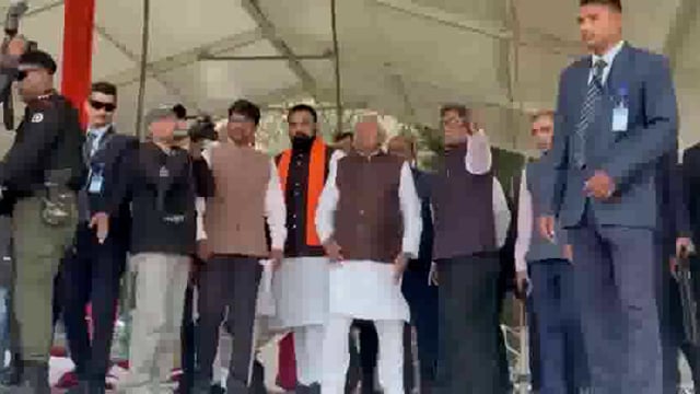 बिहार के मुख्यमंत्री श्री नीतीश कुमार ने शपथ समारोह से पहले गांधी मैदान का जायजा लिया ।