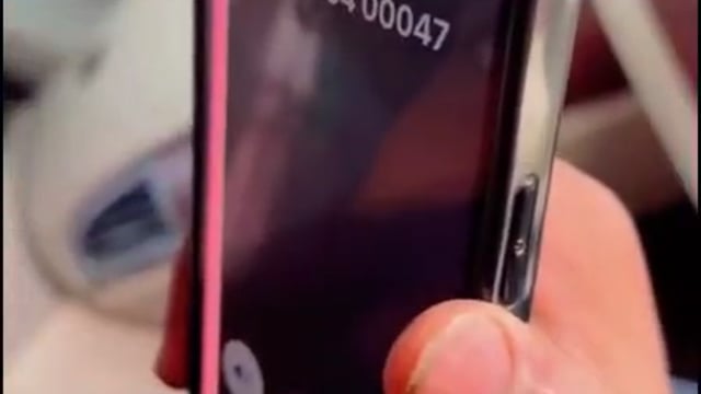 यह लो भाई यह सोशल मीडिया का गुंडा मीडिया तो छोड़ो पुलिस को भी धमका रहा है