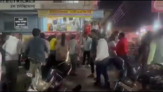 नगरपालिकेच्या परिसरात सिनेस्टाईल हाणामारी,व्हिडीओ सोशल मीडियावर व्हायरल
