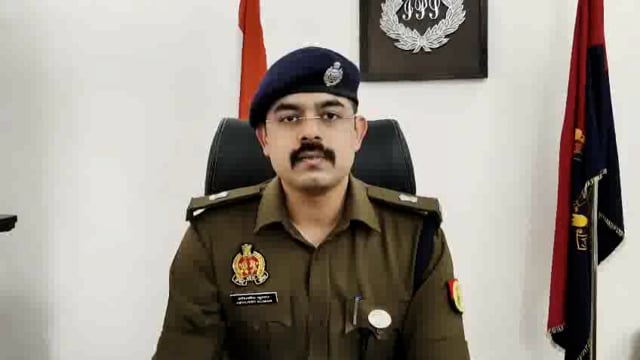 मेरठ थाना गंगानगर क्षेत्र निवासी एक महिला द्वारा जहरीला पदार्थ खाने की सूचना पर पुलिस द्वारा की गई त्वरित कार्यवाही के सम्बन्ध में पुलिस अधीक्षक ग्रामीण द्वारा बाईट ।*