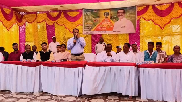 गांडेय प्रखंड के बुधूडीह में आपकी योजना आपकी सरकार आपके द्वार कार्यक्रम का शुभारंभ, उपायुक्त हुए शामिल 