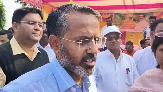 उपायुक्त रामनिवास यादव ने कार्यक्रम में सेवा का अधिकार सप्ताह की जानकारी दी 