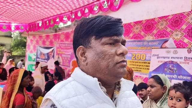 गांडेय प्रखंड के बडकीटांड पंचायत सचिवालय में सरकार आपके द्वार कार्यक्रम का आयोजन 