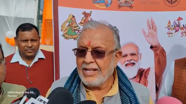 आज शाहजहांपुर ओसीएफ रामलीला मैदान में वित्त मंत्री सुरेश कुमार खन्ना जी ने आज 199 जोड़ियां का विवाह कराया जिसमें से 25 मुस्लिम निकाह भी कराए गए