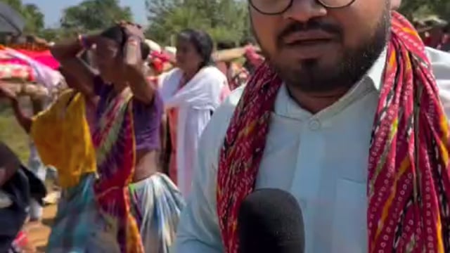 ➡️......छत्तीसगढ़ सहित पूरे भारत देश में चर्चित मोस्ट वांटेड नक्सली कमांडर माड़वी हिडमा के मौत का जब शव यात्रा निकला तो पूरे जनसैलाब उमड़ पड़ा था उसके परिवार वालों ओर चाहने वाले रोते बिलखते*