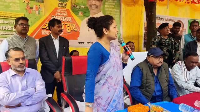 आपकी योजना आपकी सरकार आपके द्वार कार्यक्रम में शामिल हुई गांडेय विधायक कल्पना मुर्मू सोरेन 