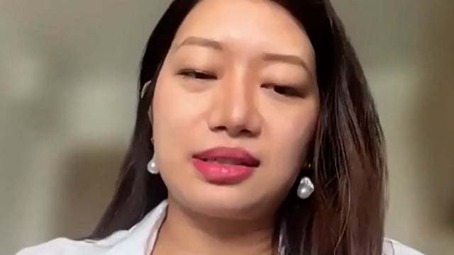 बड़ी खबर !!

*✳️चीन के शंघाई एयरपोर्ट पर प्रेमा यांग्जोम को 18 घंटे हिरासत में रखा गया..!*
क्योंकि पासपोर्ट पर अरुणाचल प्रदेश लिखा था।
उनसे कहा गया..👇🏼
अरुणाचल- इंडिया में नहीं है।
आपका पासपोर्ट इनवैलिड है।
चीनी पासपोर्ट अप्लाई करो।
तुम चाइनीज़ हो, भारतीय नहीं।