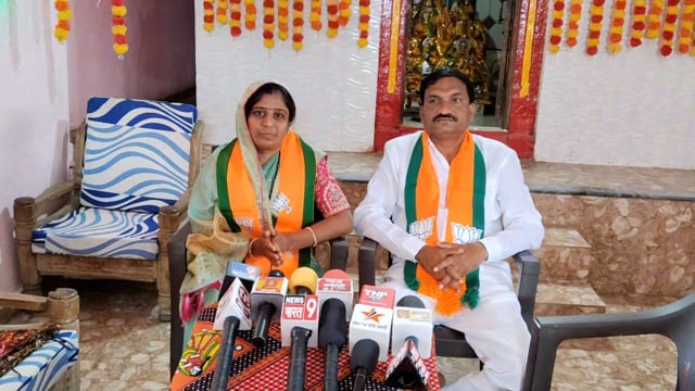 देगलुर शहरातील प्रभाग क्र .12 ब मधुन भाजपा तर्फे सौ .दिपाली दिनेश वैष्णव यांना उमेदवारी दिली आहे