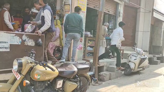 श्रम विभाग के नियमों की खुलेआम धजकिया उड़ाई , मवाना तहसील के बहसूमा  में, व्यापार मंडल अध्यक्ष के समझने का भी असर नहीं