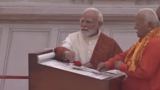 .➡️.....श्री राम जन्मभूमि मंदिर में ध्वजारोहण संपन्न !!*