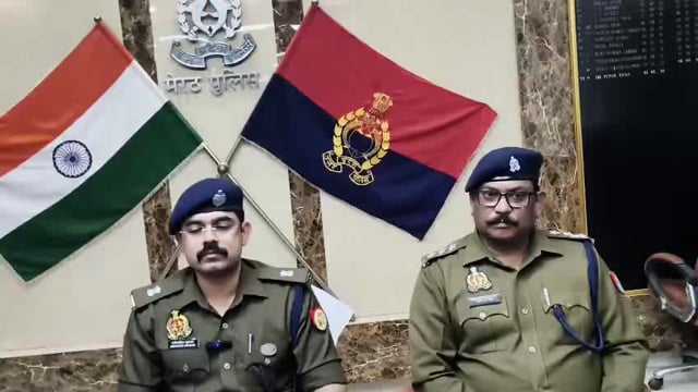 मेरठ थाना इंचौली पुलिस द्वारा अवैध शराब की फैक्ट्री का भंडाफोड़, अपमिश्रित शराब व शराब बनाने के उपकरणों व शराब सप्लाई करने में प्रयुक्त स्विफ्ट कार सहित 06 अभियुक्तों की गिरफ्तारी के संबंध में पुलिस अधीक्षक ग्रामीण मेरठ की बाइट।