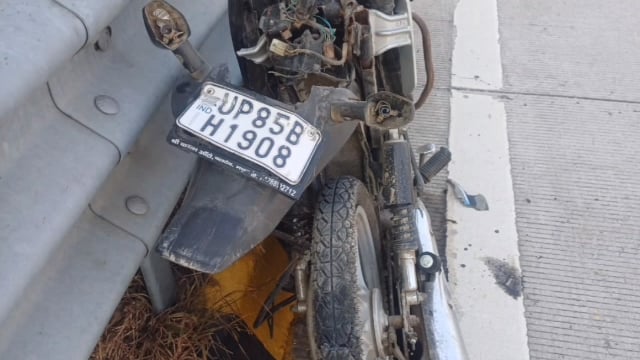 MANT- यमुना एक्सप्रेस वे पर, सड़क हादसा,बाइक सवार युवक की मौत,,