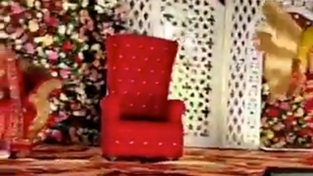 दिल थाम कर देखिए.......

सावधान

सादियों का सीजन चल रहा है

स्टेज पर फोटो खिचवाने से पहले ये भी देख ले

शाही सोफे पर विराजमान दुल्हा-दुल्हन और उन्हें आशीर्वाद दे रहे मेहमान सब धड़ाम से गिरेंगे,इतना घटिया स्टेज बनवाया था

गिरने वालों में बलिया के एक बीजेपी नेता भी शामिल है