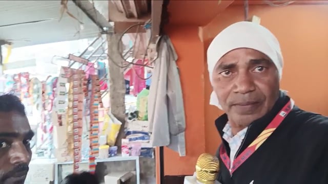 बरदाहा बाजार में तिलकुट हो रहा है तैयार, निकल रही है सोंधी खुशबू