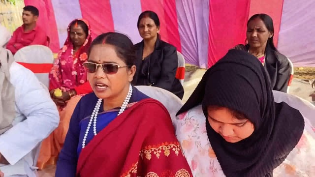 गांडेय प्रखंड के परतापुर में कीवा प्रीमियर लीग सीजन वन का शुभारंभ 