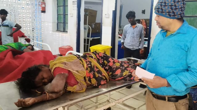 धान काटने जा रही चार महिलाओं को थ्रेसर गाड़ी ने मारा धक्का, दो की स्थिति गंभीर।