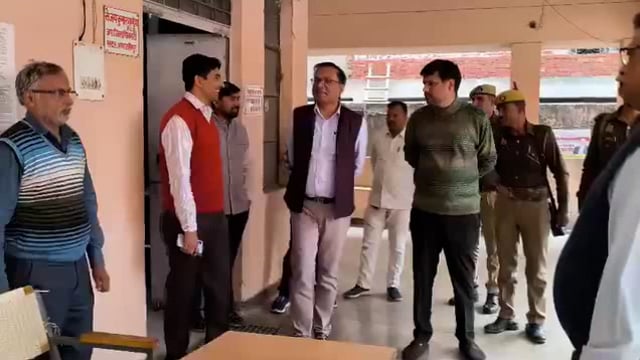 शाहजहांपुर जिलाधिकारी धर्मेंद्र प्रताप सिंह ने विकास भवन और तहसील सदर में एसआईआर  कार्यों का किया निरीक्षण