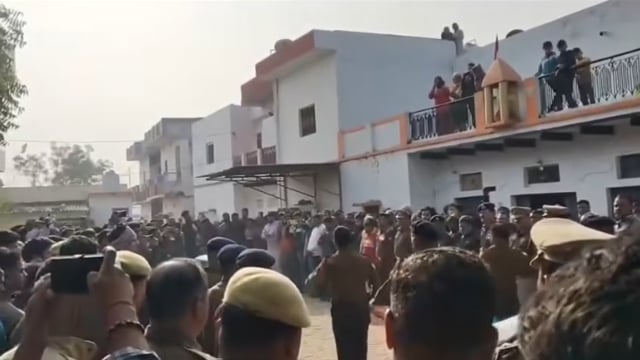 हत्या के बाद अंतिम सलामी देने पहुंची भारी पुलिस बल
