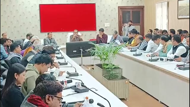 जिलाधिकारी ने विशेष प्रगाढ़ पुनरीक्षण अभियान में सहयोग का किया आग्रह