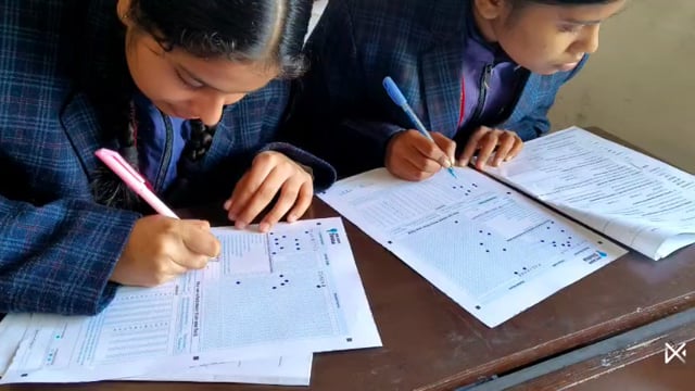 अमर उजाला दिशा के सहयोग से डी मॉन्ट फोर्ट अकैडमी में विद्यार्थियों के लिए ज्ञानवर्धक परीक्षा