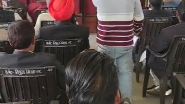 पलिया में अधिवक्ताओं ने मनाया भूतपूर्व राष्ट्रपति डाॅ राजेन्द्र प्रसाद का जन्मदिवस